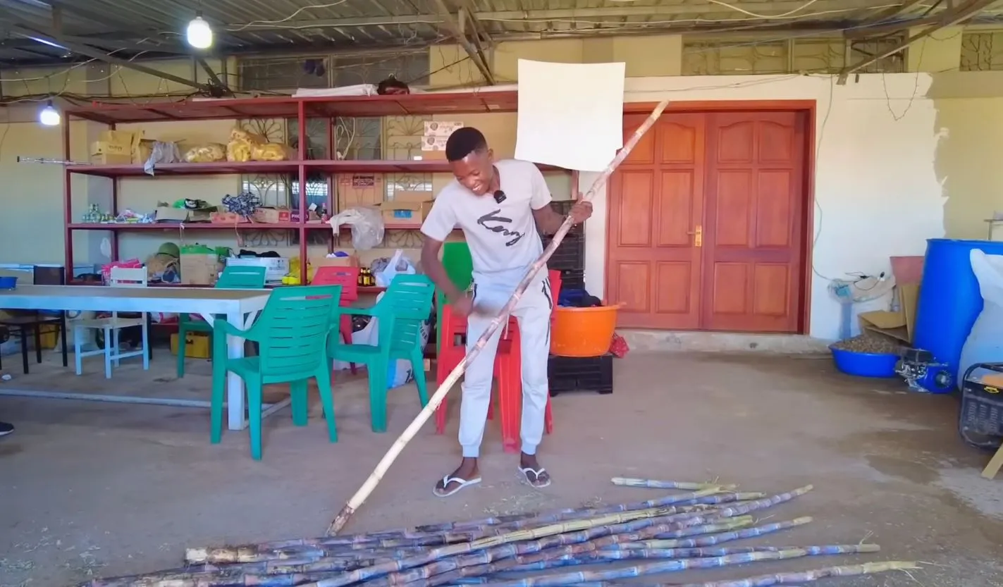 ban-than-quang-linh-vlog-ban-nuoc-mia-2