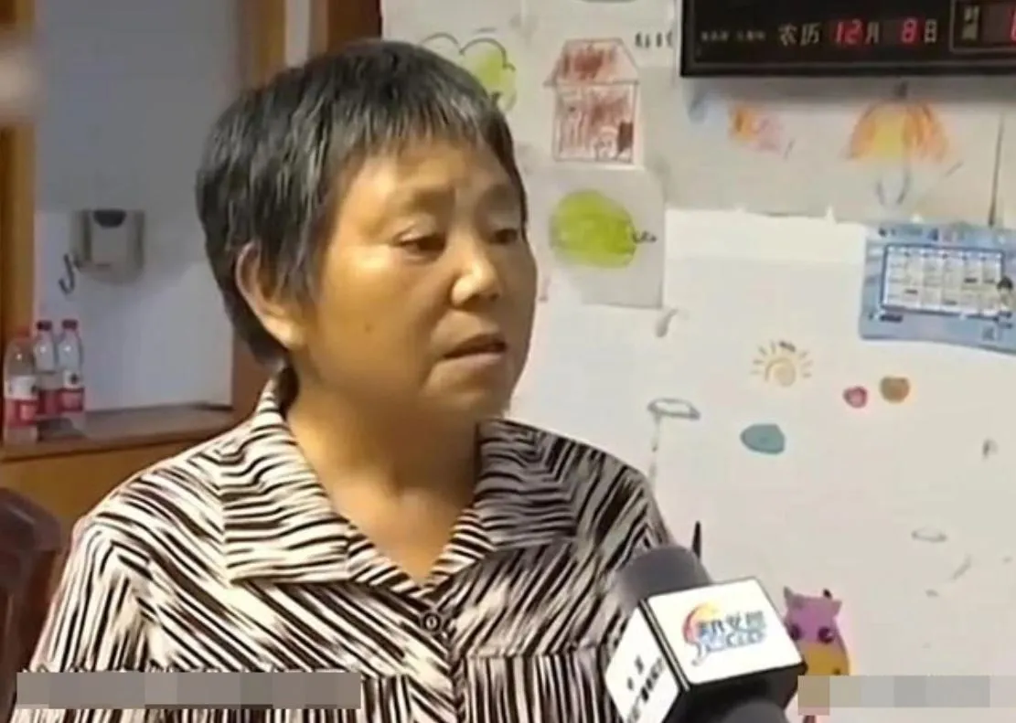 chong-phai-quet-ma-700k-moi-duoc-vao-phong-vo-2