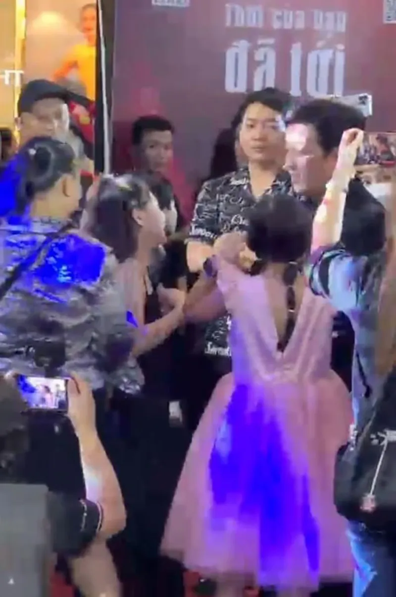 cac-con-cua-ly-hai-minh-ha-me-truong-giang-7