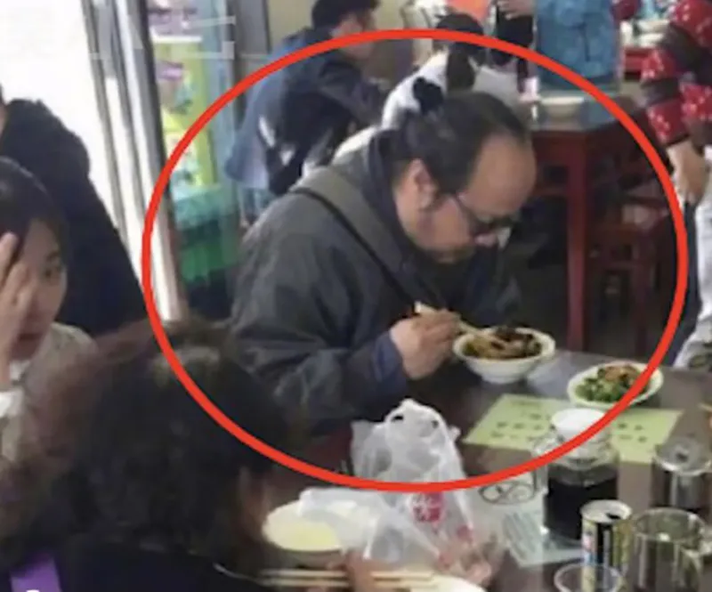 vuong-phi-bi-chi-trich-vi-chong-cu-an-mi-gia-re-3