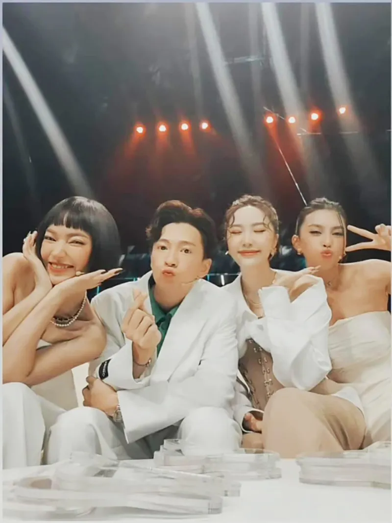 nghi-van-dan-sao-ghi-hinh-nguoi-ay-la-ai-1