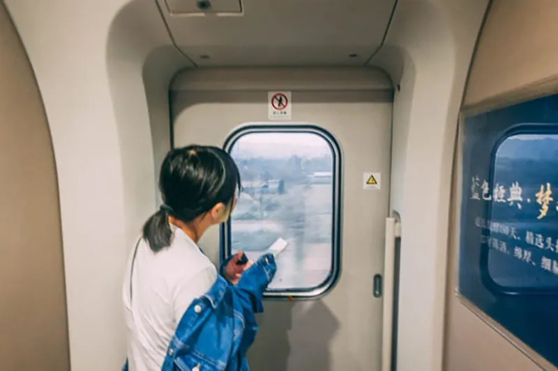 vo-boc-hoi-tren-tau-ly-do-bat-ngo-6