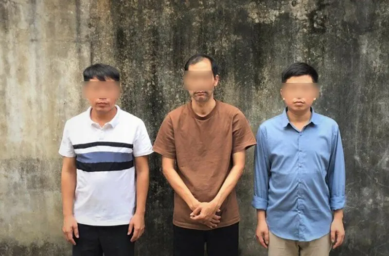 bat-giu-doi-tuong-ban-phe-lieu-mao-danh-phong-vien-lua-tien-1