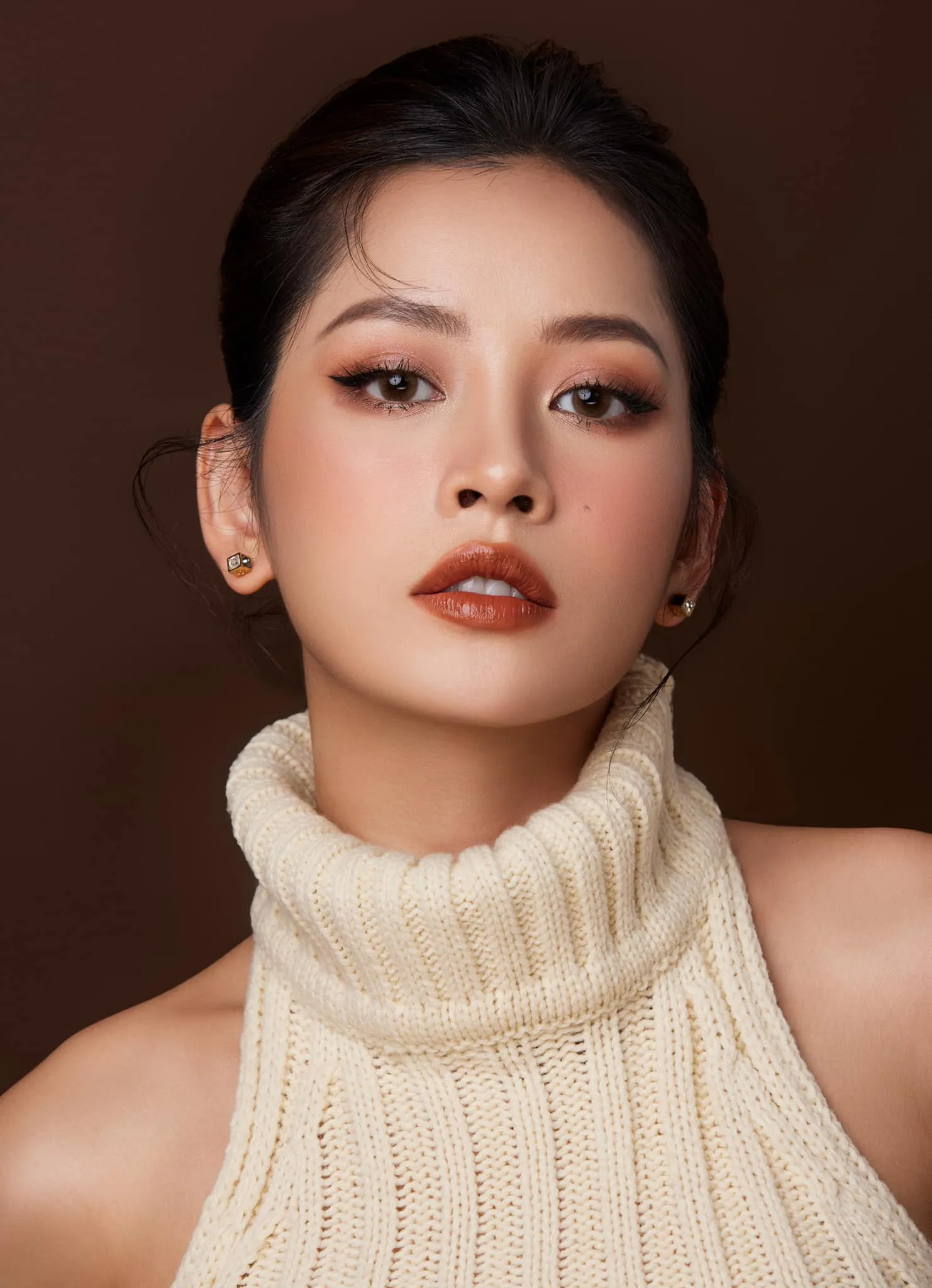 chi-pu-khien-netizen-xu-trung-xon-xao-khi-duoc-dien-hang-dau-5