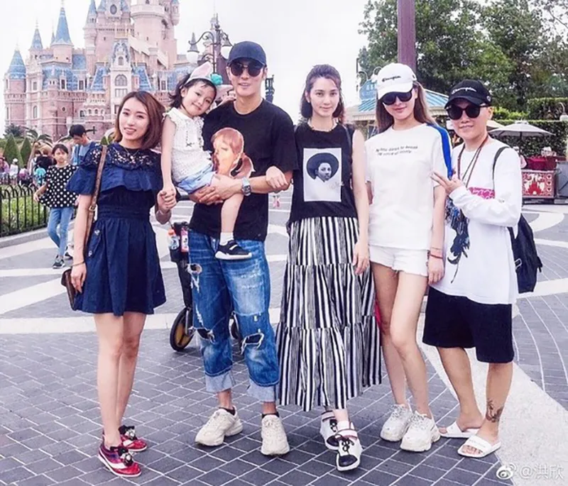 hong-han-ly-hon-truong-dan-phong-khi-bat-gap-ngoai-tinh-voi-tro-ly-1