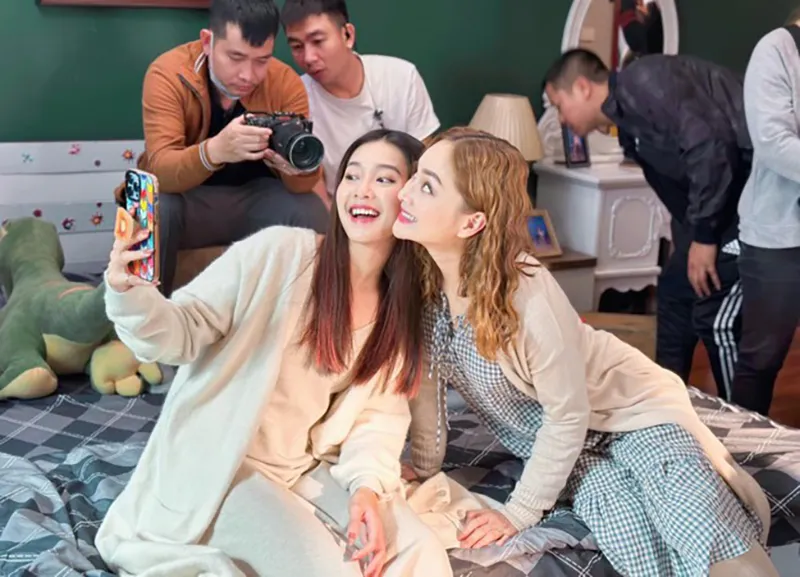 lo-doan-ket-gia-dinh-minh-vui-bat-thinh-linh-2