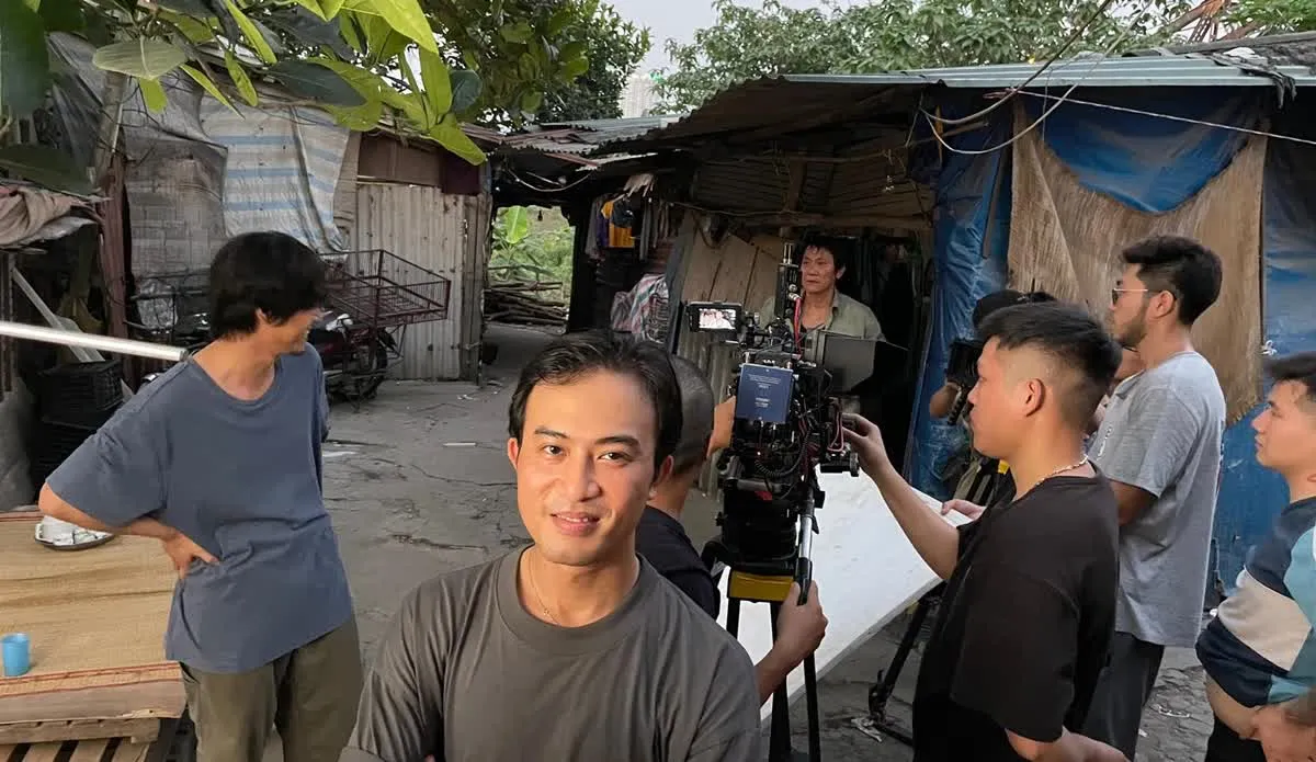 doan-quoc-dam-cuoc-doi-van-dep-sao-2