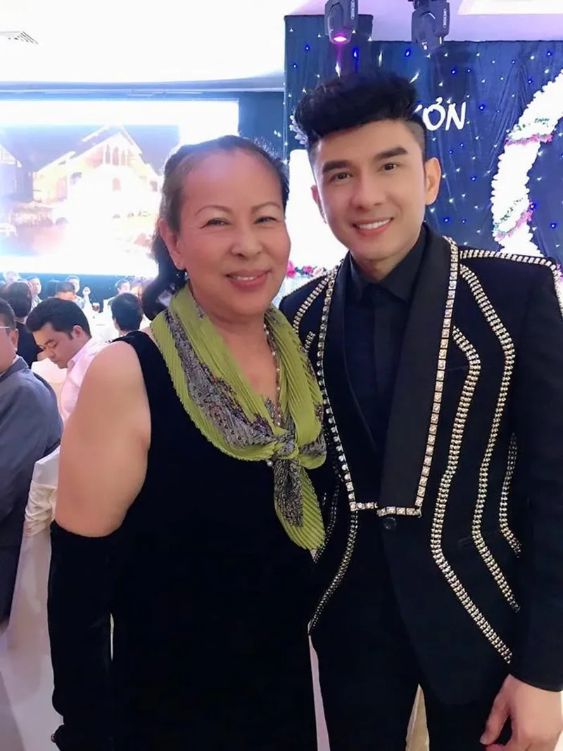 dan-truong-bao-tin-tang-su-2