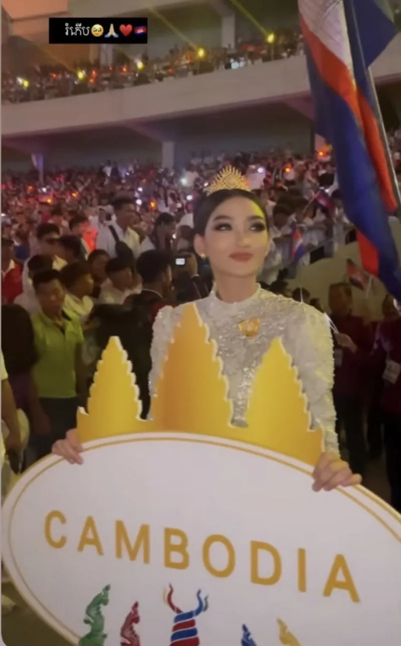 nguoi-dep-tung-dac-toi-thuy-tien-xuat-hien-o-sea-games-2