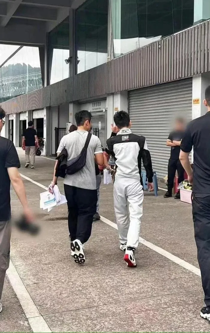 lam-chi-dinh-tro-lai-truong-dua-sau-tai-nan-xe-co-12