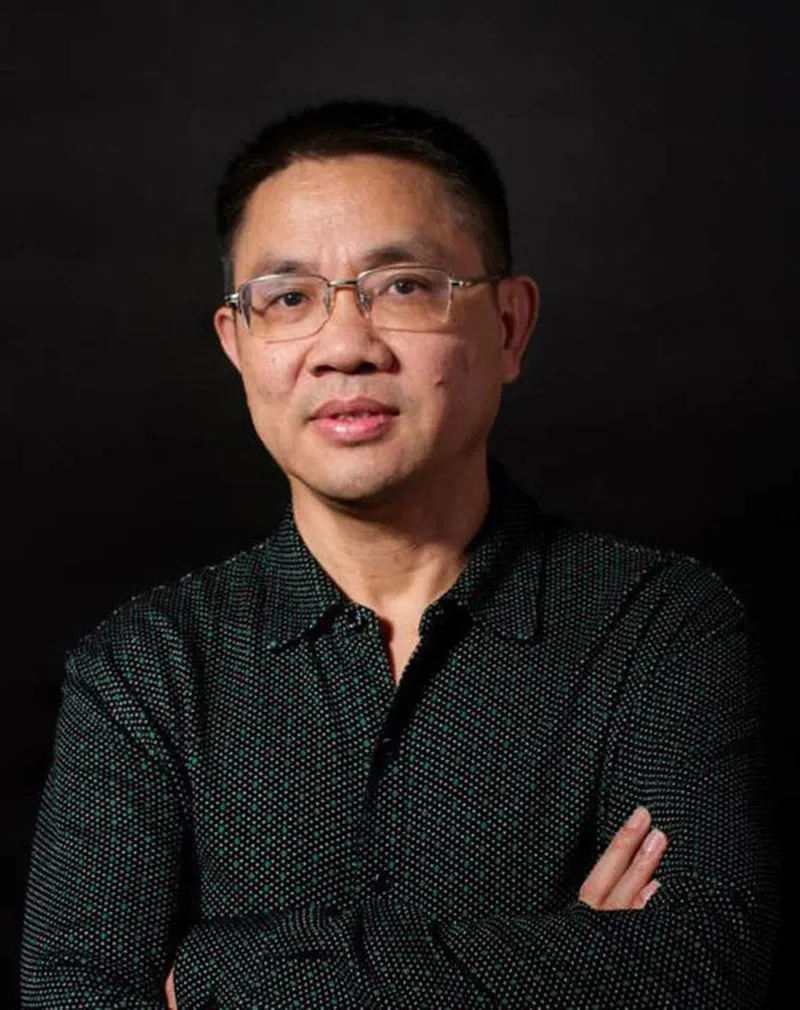 cau-be-ngheo-duoc-ca-lang-nuoi-di-hoc-thanh-ty-phu-3