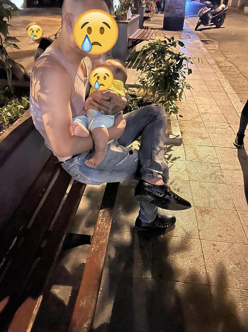 be-gai-bi-bo-lai-truoc-nha-tho-lon-2