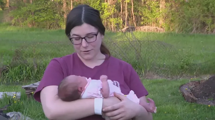 co-gai-co-dau-hieu-chuyen-da-van-nhan-bang-tot-nghiep-3