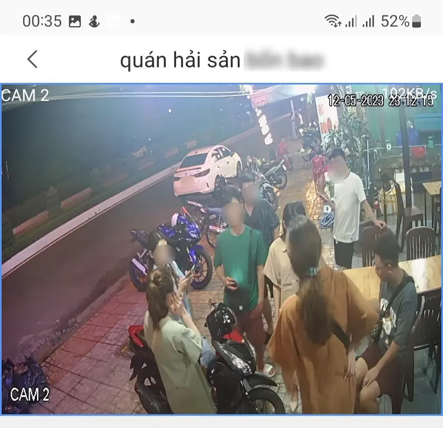 nhom-8-thanh-nien-o-nha-trang-an-hai-san-quen-tra-tíe-2