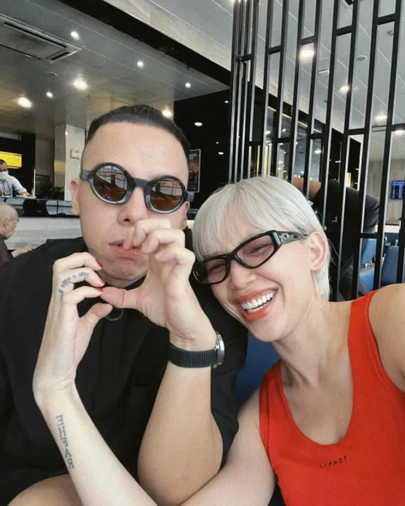 vo-chong-vbiz-khong-deo-nhan-cuoi-khong-noi-loi-yeu-van-hanh-phuc-1