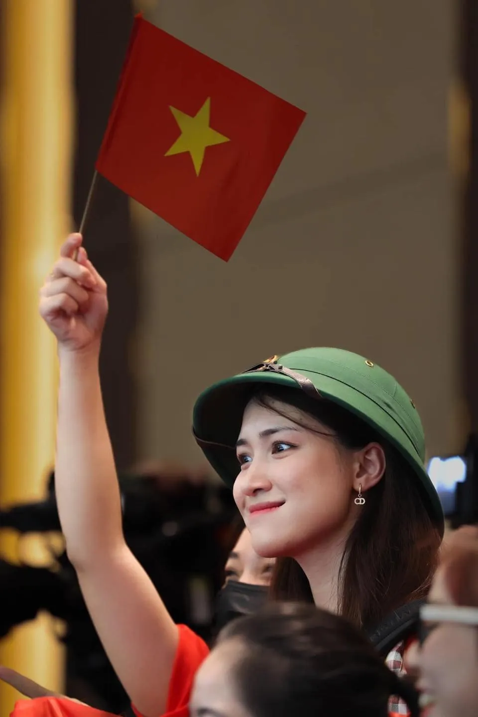 hoa-minzy-doi-mu-coi-duoc-truyen-thong-quoc-te-quan-tam02