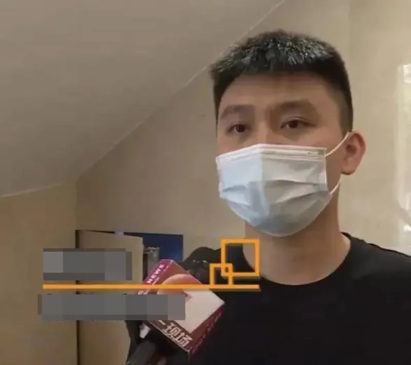 cap-doi-dang-yeu-nhau-trong-khach-san-nguoi-dan-ong-la-mat-buoc-vao-1