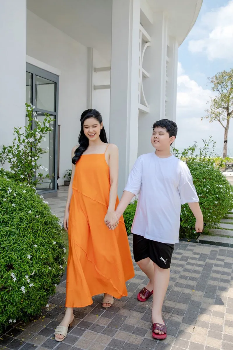 truong-quynh-anh-me-don-than-duoc-nguong-mo-6