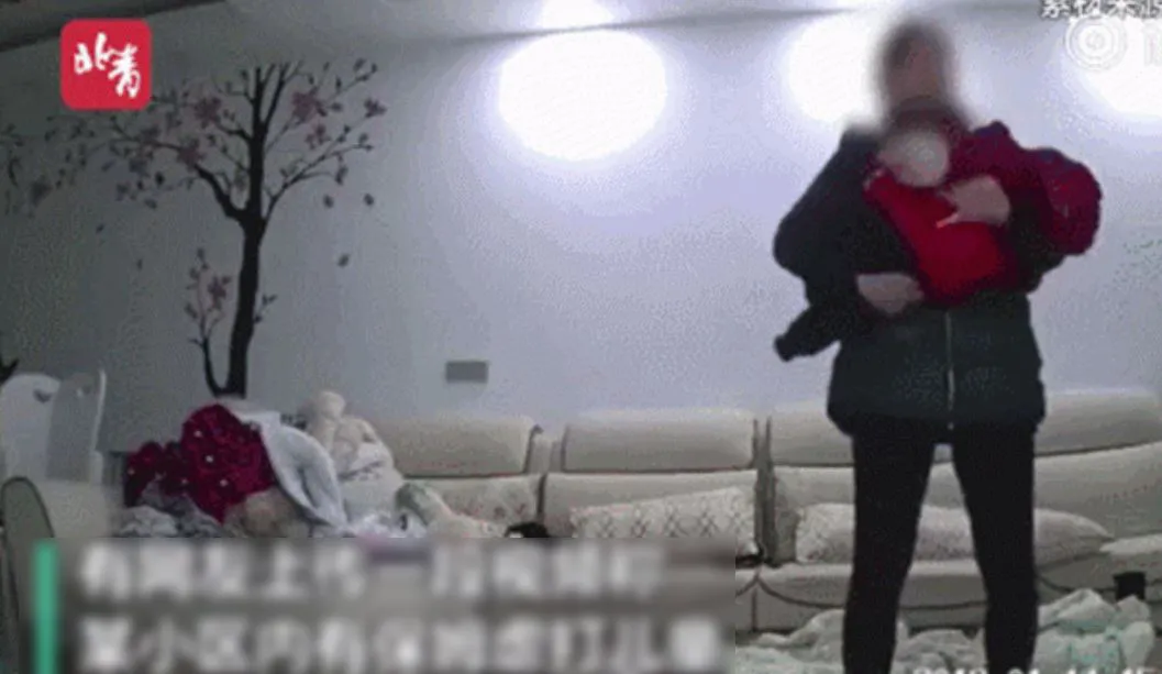 thue-ban-cua-me-chong-lam-bao-mau-con-dau-lang-nguoi-khi-xem-camera-1