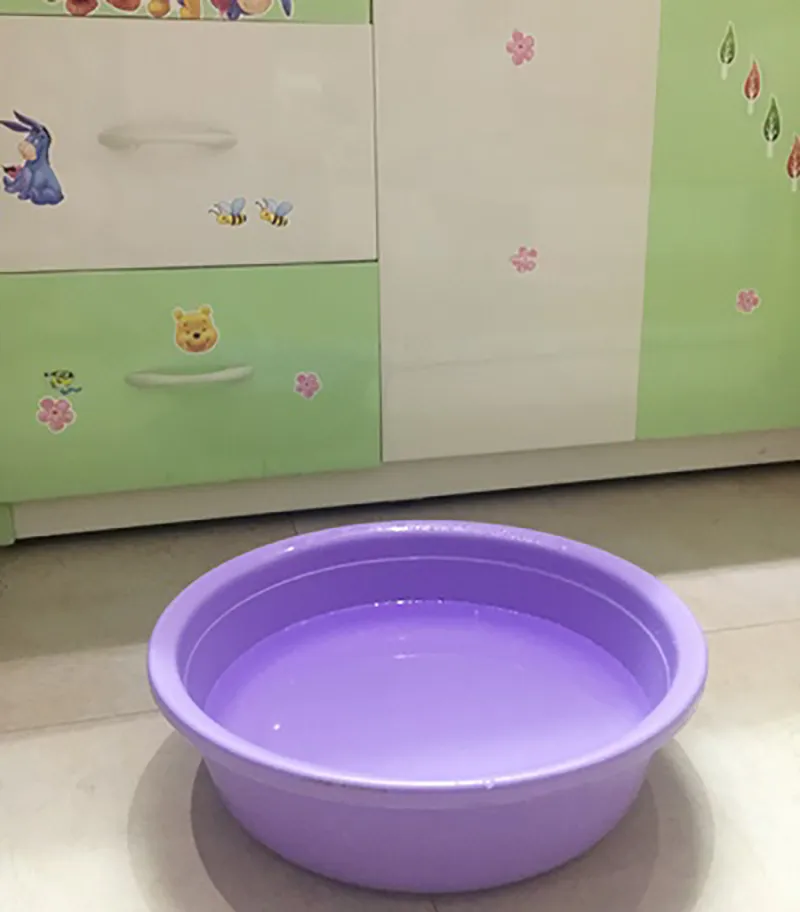 dat-chau-nuoc-trong-phong-dieu-hoa-chuyen-gia-phan-vo-dung-thoi-1