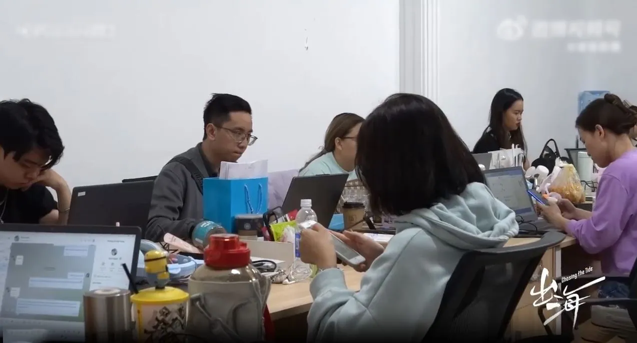 sep-nguoi-trung-hoang-mang-voi-phong-cach-lam-viec-cuc-chill-cua-nhan-vien-viet-nam-6