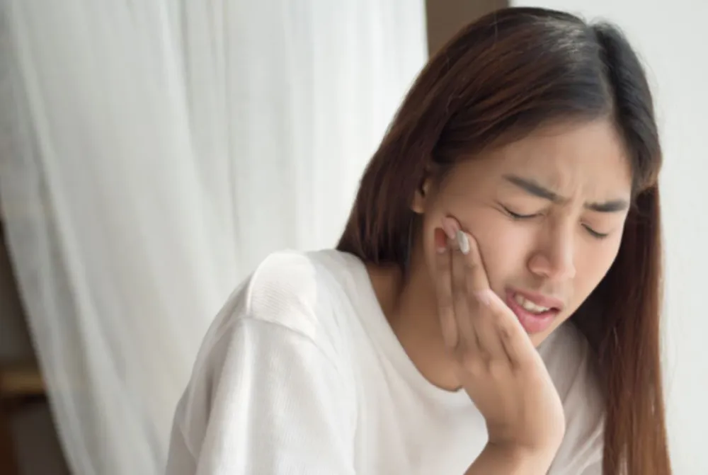 co-gai-23-tuoi-qua-doi-sau-khi-nho-rang-khon-o-phong-2