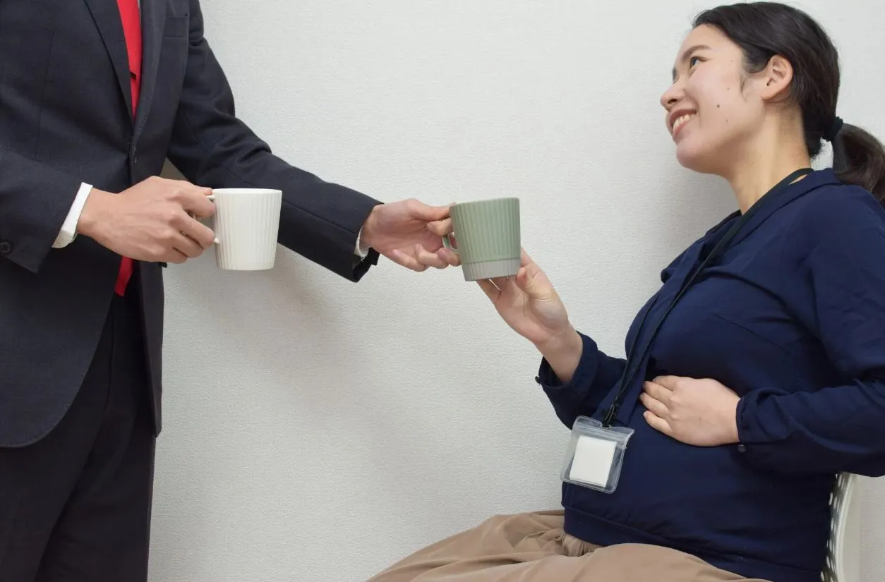 ky-la-cong-ty-bat-nhan-vien-nu-mang-thai-luan-phien-3