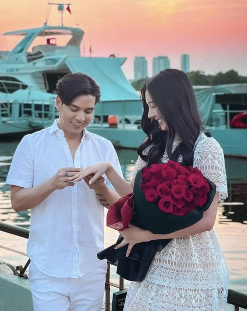 ba-xa-ho-quang-hieu-dien-vay-cuoi-netizen-goi-ten-bao-anh-kem-duyen-3