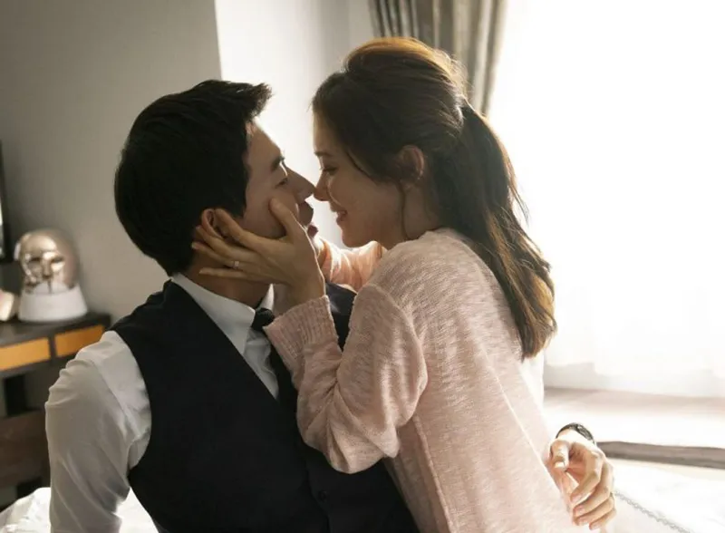 chong-ngoai-tinh-vo-nhan-nhin-de-sinh-con-trai-cai-ket-be-bang-2