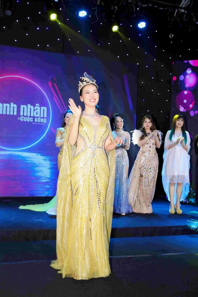 danh-tinh-nguoi-chien-thang-guong-mat-anh-bia-duong-den-vuong-mien-hoa-hau-quoc-te-doanh-nhan-1