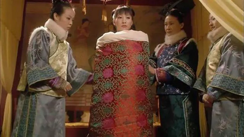 tai-sao-phi-tan-xua-khi-thi-tam-phai-quan-chan-cho-thai-giam-be-vao-3