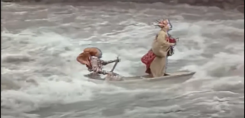 bi-an-doan-ket-kinh-di-trong-tay-du-ky-1986-khan-gia-deu-bi-lua-bao-lau-nay-4