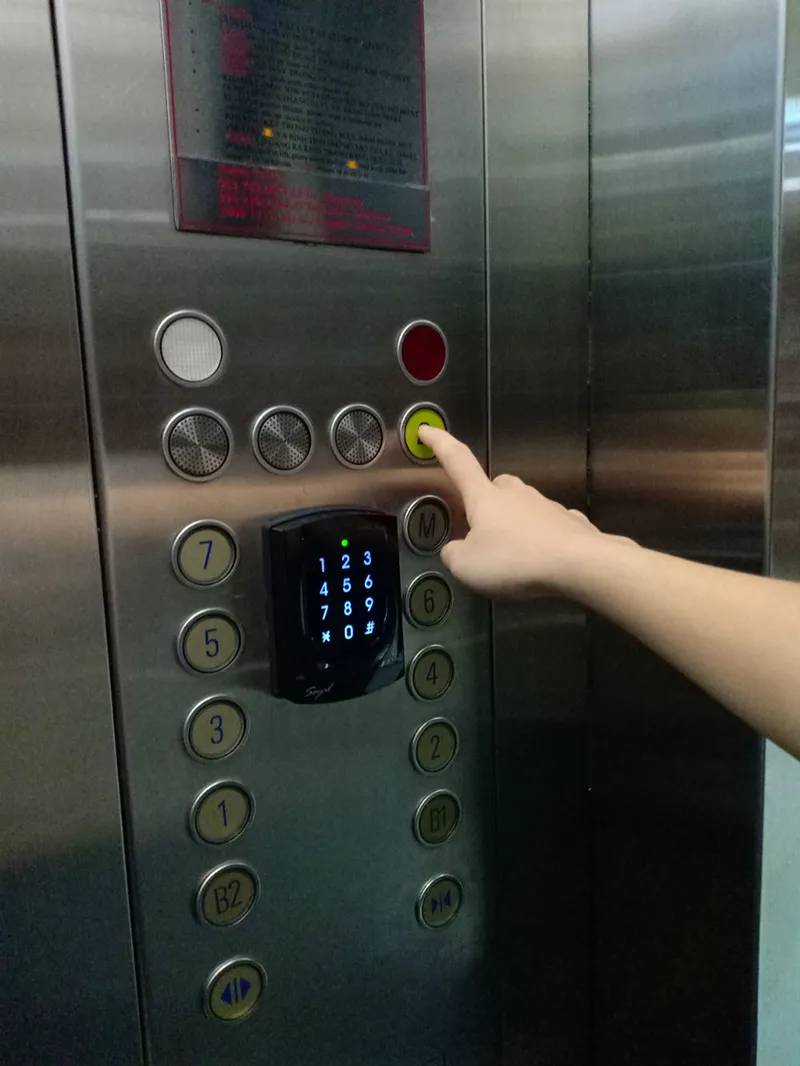 quy-tac-song-con-khi-gap-su-co-thang-may-lam-gi-khi-thang-may-cup-dien-5