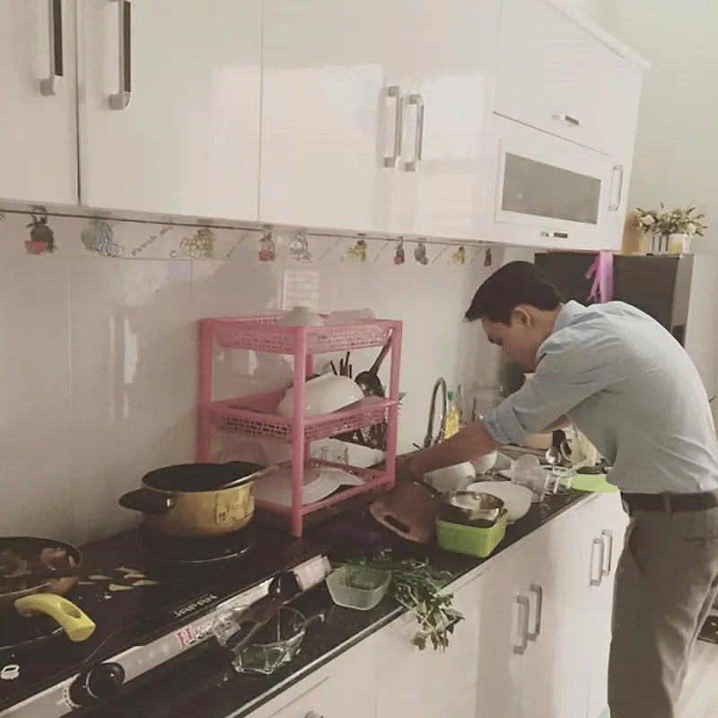 vo-benh-moi-khoi-nho-chong-nau-an-chong-bung-bat-canh-ra-khien-vo-ly-hon-lap-tuc-1