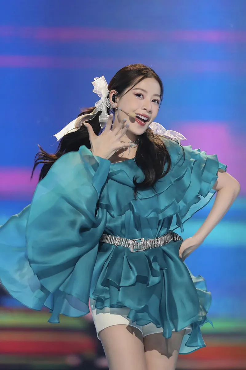 vi-sao-chi-pu-duoc-netizen-trung-khen-hat-hay-nhay-dep-ma-doi-lai-dung-gan-chot-bang-2