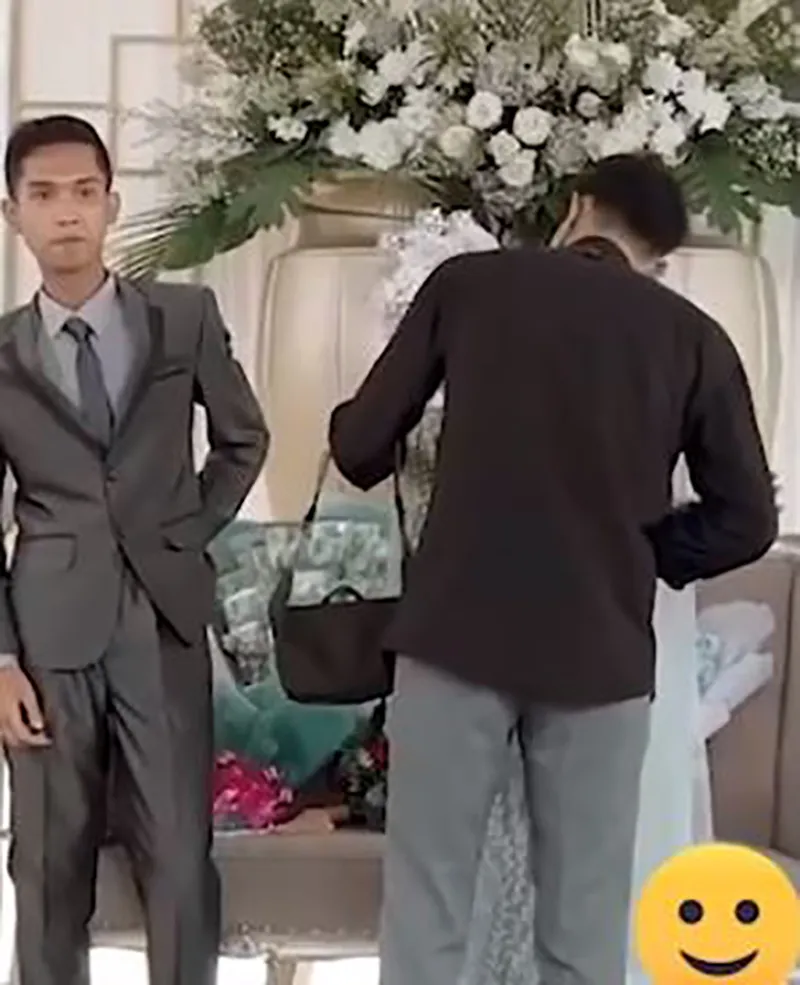 co-dau-nghen-ngao-om-chat-ban-trai-cu-trong-dam-cuoi-thai-do-cua-chu-re-the-nao-3