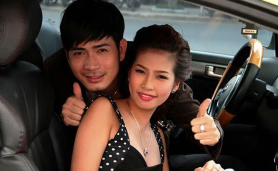 nam-ca-si-viet-nam-dua-con-trai-bi-benh-tim-ve-viet-nam-4