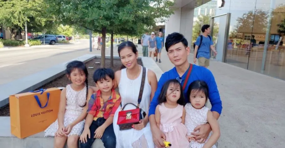 nam-ca-si-viet-nam-dua-con-trai-bi-benh-tim-ve-viet-nam-5