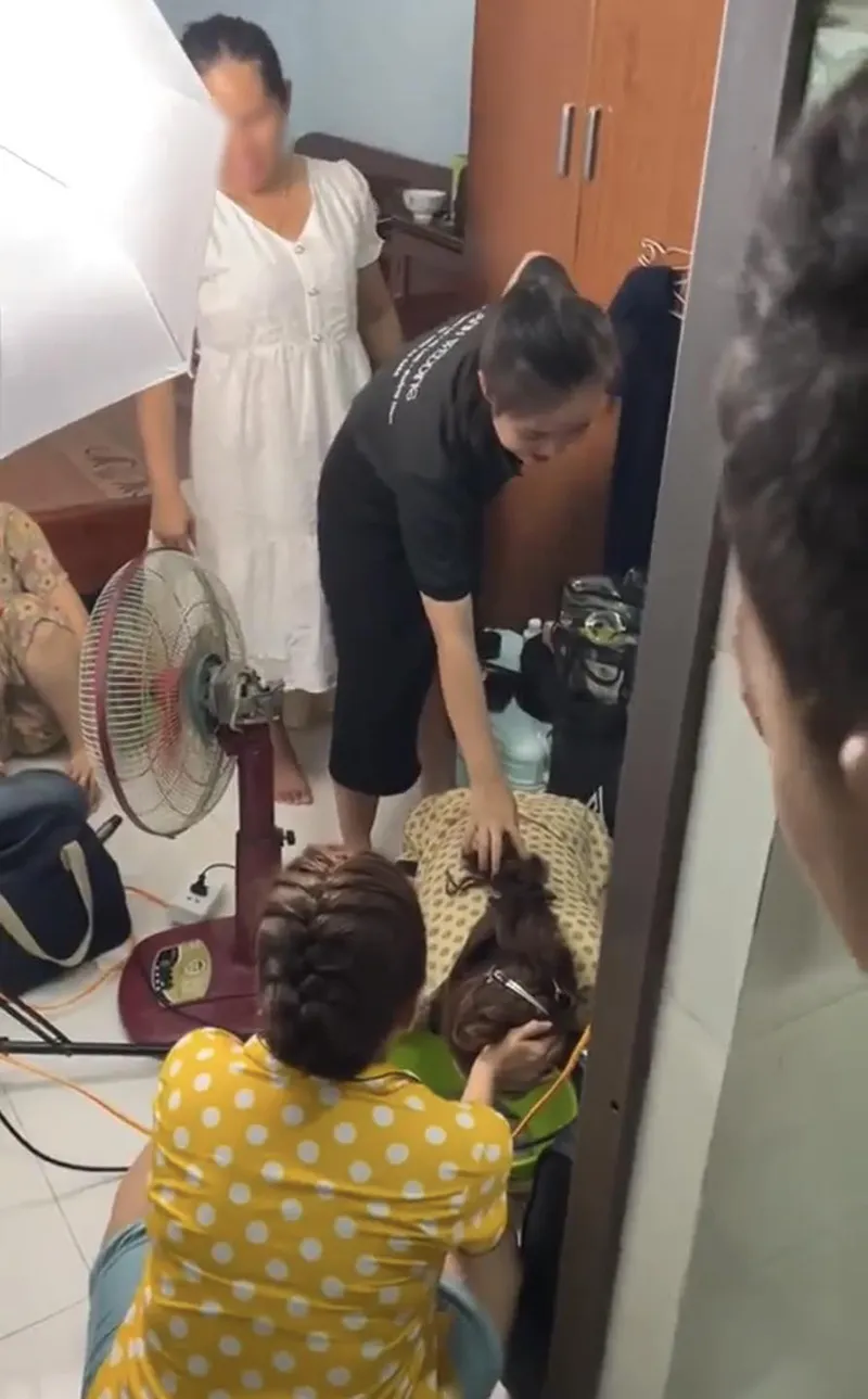 di-make-up-dam-cuoi-gap-ngay-co-dau-qua-chen-khong-chiu-tinh-day-tho-trang-diem-hoi-nen-lam-gi-day-3