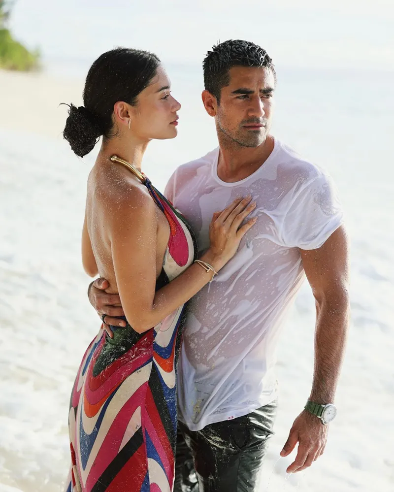 ro-clip-hoa-hau-hoan-vu-2015-bi-camera-ghi-lai-canh-nguong-ngung-voi-dong-nghiep-ngay-tren-truyen-hinh-4
