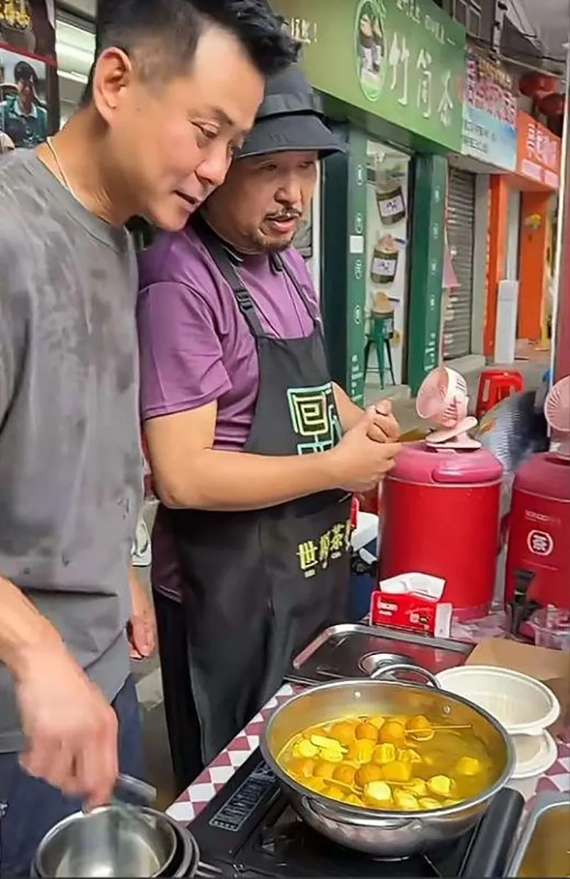 ngoi-sao-thien-long-bat-bo-het-thoi-phai-di-ban-ca-vien-chien-kiem-song-1