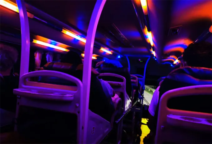 xe-giuong-nam-trong-mat-khach-tay-co-gi-ma-thot-len-an-toan-qua-3