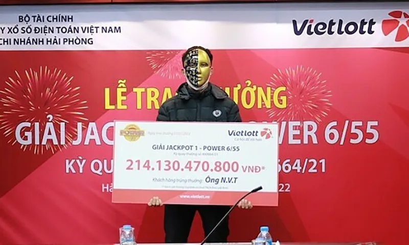 bi-an-4-to-ve-so-vietlott-vo-chu-136-ty-khong-ai-nhan-se-duoc-xu-ly-the-nao-1