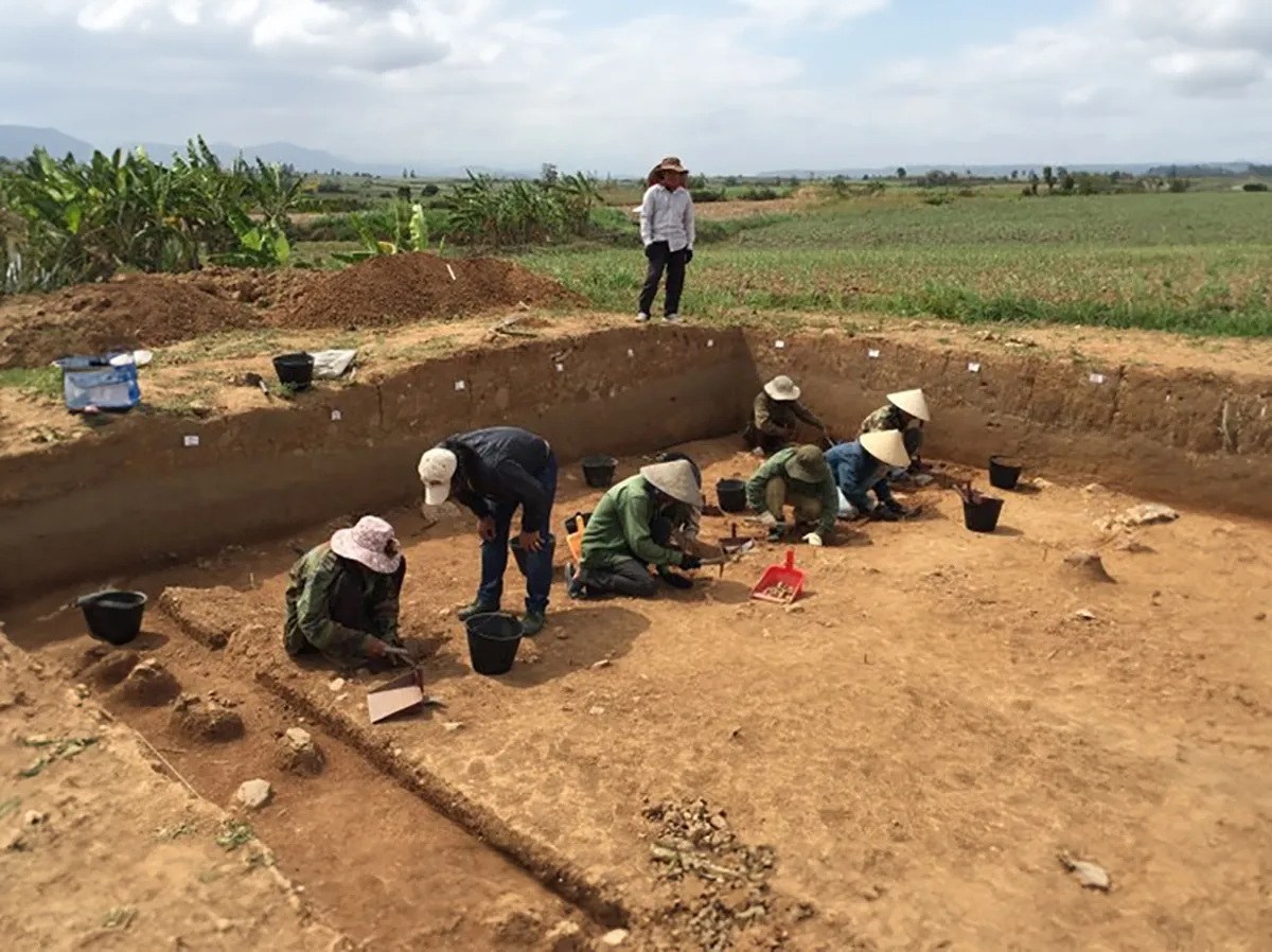 danh-tinh-nguoi-dau-tien-sinh-ra-o-viet-nam-tai-mot-noi-80-van-nam-tuoi-van-ton-tai-den-gio-2