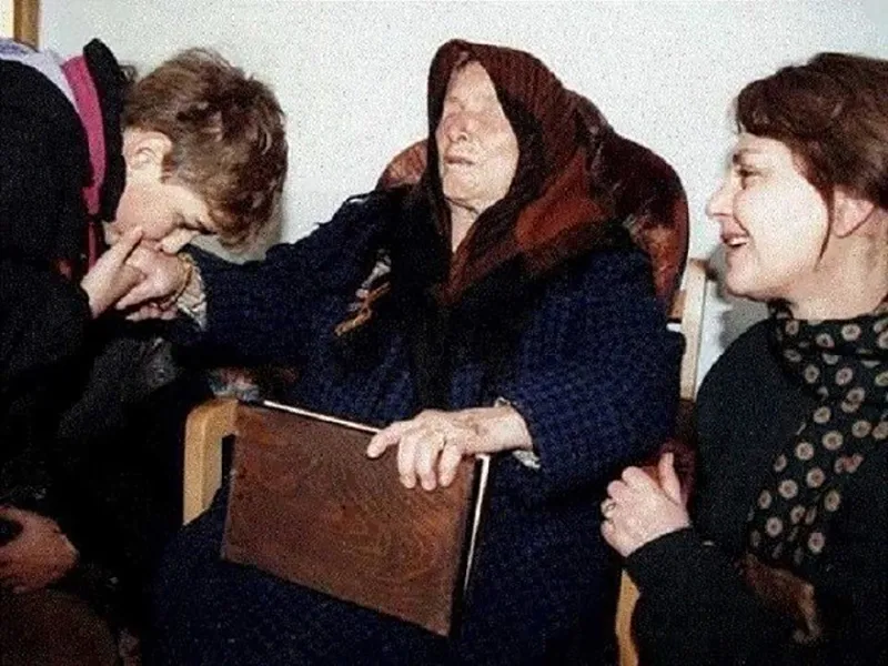 vach-tran-bi-mat-cua-nha-tien-tri-vanga-truoc-khi-du-doan-phai-cham-vao-1-thu-2