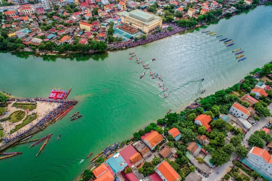 viet-nam-co-mot-dong-song-duy-nhat-chay-nguoc-thay-vi-do-ra-bien-dong-thi-chay-sang-trung-quoc-4