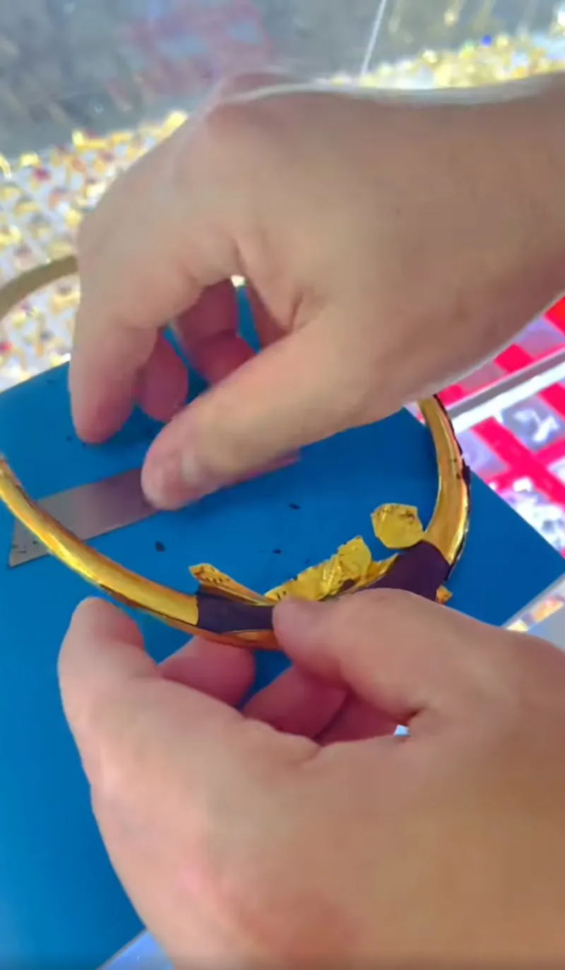 su-that-dang-sau-nhung-chiec-kieng-co-cuoi-cua-co-dau-hoa-ra-truoc-gio-deu-nghi-sai-3