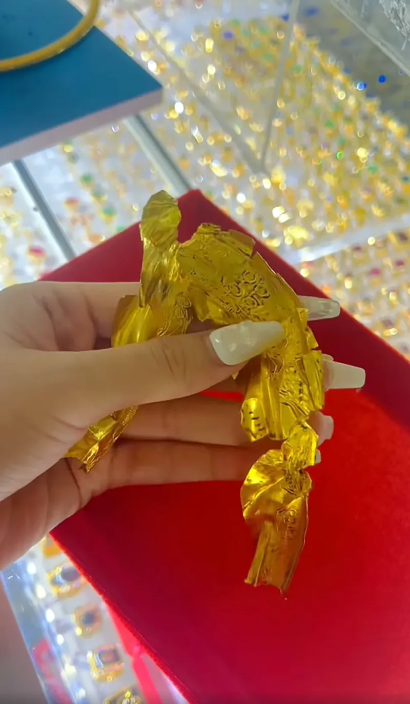 su-that-dang-sau-nhung-chiec-kieng-co-cuoi-cua-co-dau-hoa-ra-truoc-gio-deu-nghi-sai-6