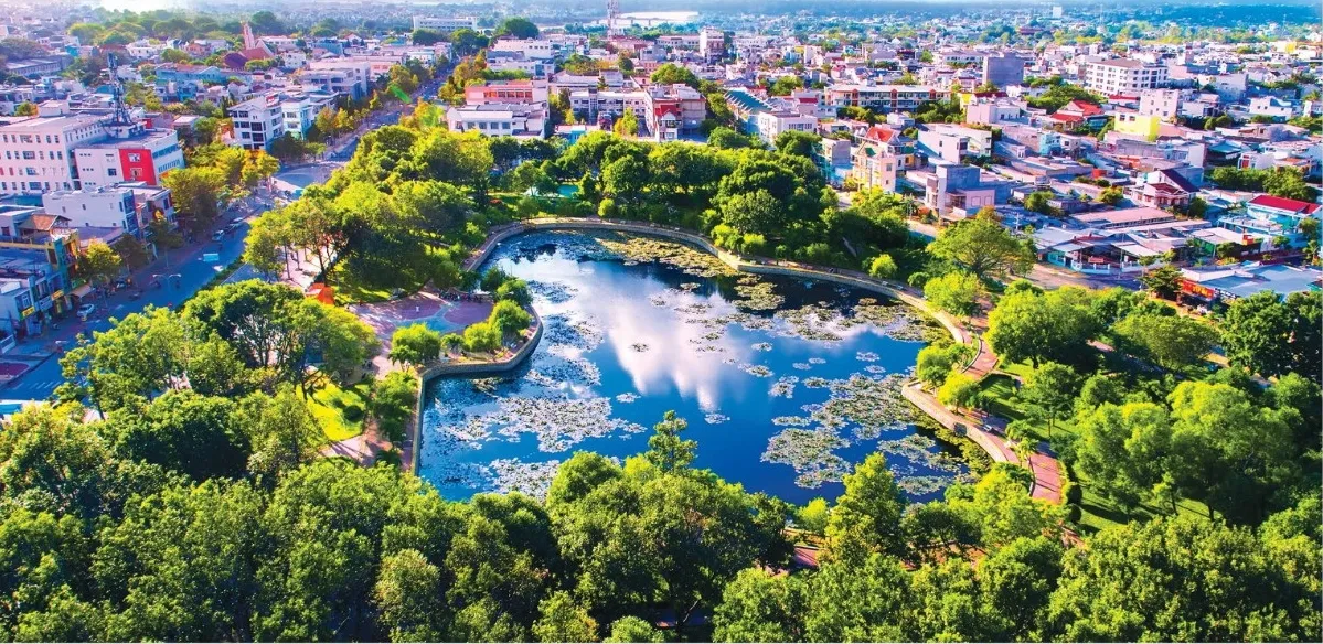 thanh-pho-co-ten-dai-nhat-viet-nam-voi-16-ky-tu-noi-co-lang-gom-co-nhat-dong-nam-a-2