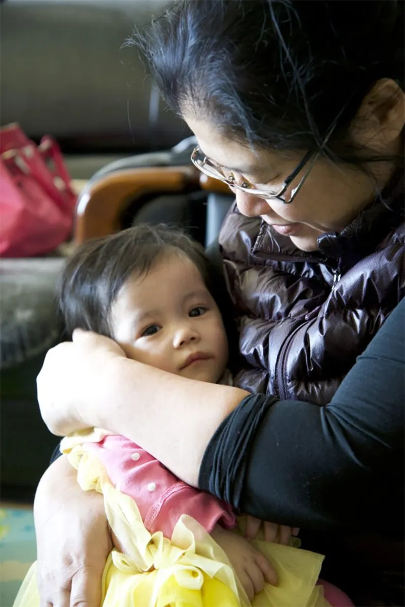 troi-nang-nong-nhuong-quat-dien-cho-con-nguoi-me-30-tuoi-khong-may-ra-di-mai-thai-do-cua-chong-gay-tranh-cai-4